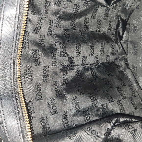 MK Handbag - Picture 8 of 10